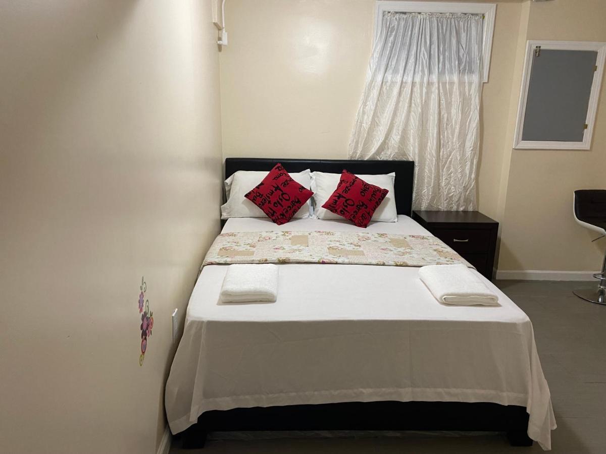 A Private Room In Queens New York Exterior photo