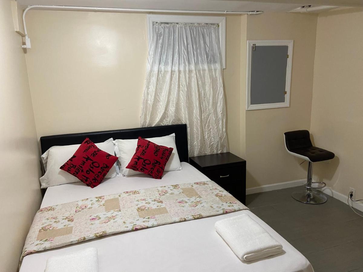 A Private Room In Queens New York Exterior photo